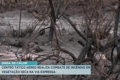 Centro Tático Aéreo realiza combate de incêndio em vegetação seca na Via Expressa