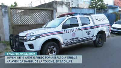 PM conduz suspeito de assalto a ônibus em São Luís