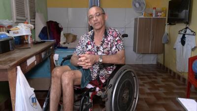 Caso Agostinho: 10 anos após ficar paraplégico, homem precisa de nova cadeira de rodas