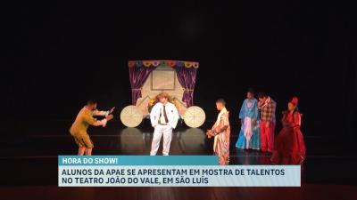Alunos da APAE se apresentam em mostra de talentos no Teatro João do Vale