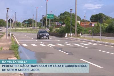 São Luís: pedestres não atravessam na faixa e correm riscos de acidentes 