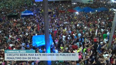  Alegria e diversão dos foliões marcaram o Circuito Beira-Mar na segunda de carnaval