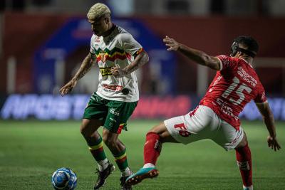 Série B: Sampaio perde por 3 a 0 para o Vila Nova, em Goiânia