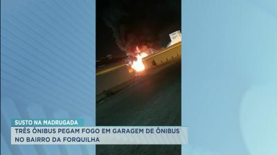Três ônibus pegam fogo em garagem no bairro da Forquilha