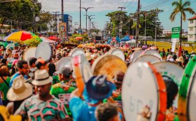 São Marçal: encontro de bois de matraca reúne milhares de brincantes no João Paulo