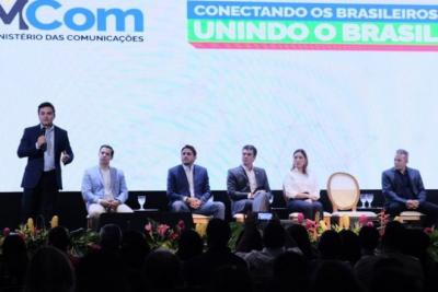 Governo assina protocolo para disponibilizar internet gratuita em destinos turísticos brasileiros