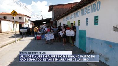 Pais de alunos realizam protesto para pedir melhoria em escola de São Luís