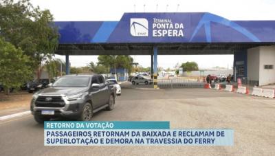 Passageiros reclamam de superlotação no Terminal da Ponta Espera