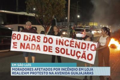 Moradores afetados por incêndio em loja realizam protesto em São Luís