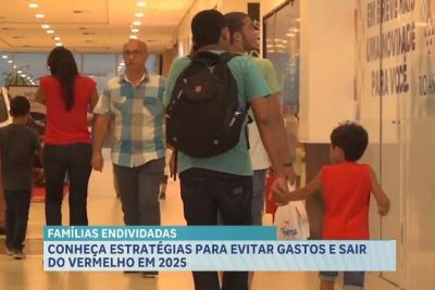 Famílias endividadas: conheça estratégias para evitar gastos e sair do vermelho em 2025