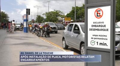 Após instalação de placa em frente ao shopping da capital, motoristas relatam engarrafamentos  