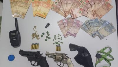 Dupla é presa por suspeita de tráfico de drogas e posse ilegal de arma de fogo em Tutóia