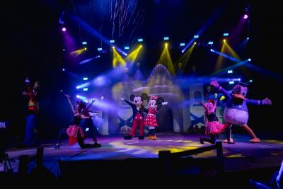 Le Petit Cirque traz "Disney Magic Show" com personagens famosos