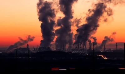 Brasileiros se dividem sobre substituição de combustíveis fósseis por energia renovável