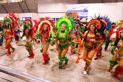 Grupos juninos recepcionam turistas no Aeroporto de São Luís