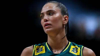 Júlia Kudiess celebra destaque na seleção brasileira de vôlei após grave lesão