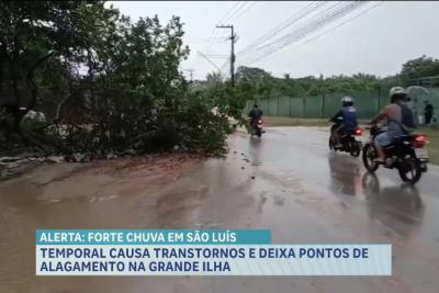 Temporal causa transtornos e deixa pontos de alagamento na Grande Ilha
