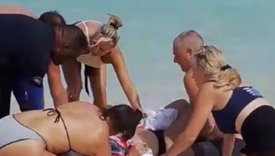 Turista canadense perde as mãos em ataque de tubarão no Caribe após selfie