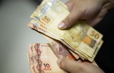 Renda média do brasileiro chega a R$ 3.057, maior valor desde 2012, aponta IBGE 