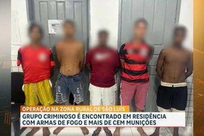 Grupo criminoso é encontrado em residência com armas de fogo e mais de 100 munições