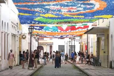 Bandeirinhas juninas já enfeitam o Centro Histórico de São Luís