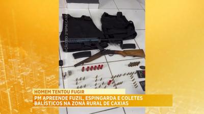 Polícia Militar desarticula arsenal com fuzil e coletes e prende homem após denúncia em Caxias
