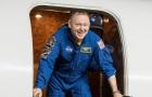 Como é a adaptação dos astronautas de volta à Terra após nove meses