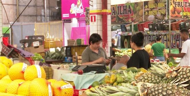Apesar da queda da inflação, preços de alguns produtos ainda estão pesando no bolso