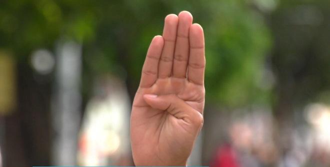 Sinal universal de socorro se tornou ferramenta de luta contra a violência de gênero